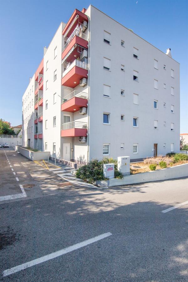 Matmar Apartment Split